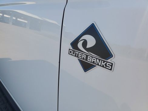 New 2025 Ford Bronco Badlands image 10