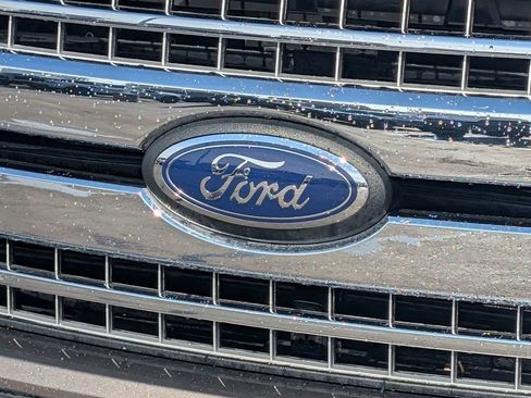 Used 2018 Ford F150 XLT w/ Equipment Group 302A Luxury image 10