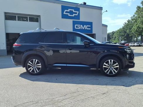 Used 2025 Nissan Pathfinder Platinum w/ Cargo Package AWD/4WD image 22