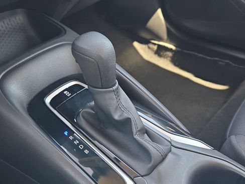 Used 2025 Toyota Corolla LE FWD image 20