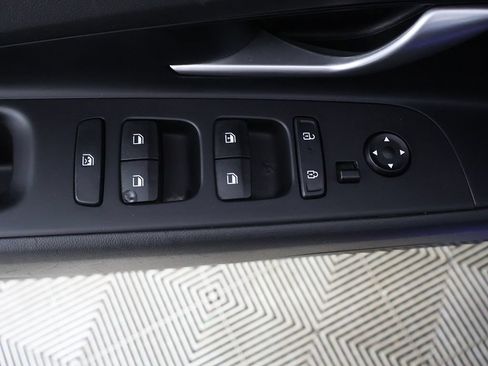 Used 2025 Hyundai Elantra SE FWD image 32