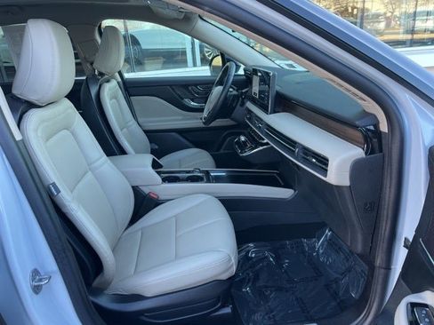 Used 2025 Lincoln Corsair Grand Touring w/ Equipment Group 301A image 22
