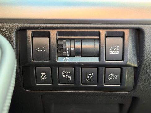 Used 2018 Subaru Outback 3.6R Limited AWD/4WD image 20