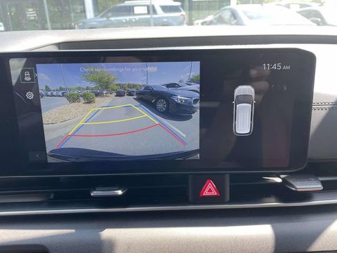 Certified 2025 Kia Carnival EX FWD image 3
