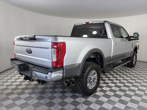 Used 2019 Ford F350 Lariat w/ Chrome Package image 7