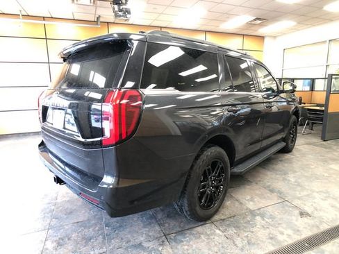 Used 2025 Ford Expedition Active AWD/4WD image 7