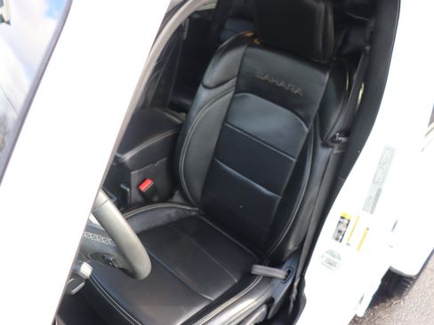 Used 2023 Jeep Wrangler Sahara image 11