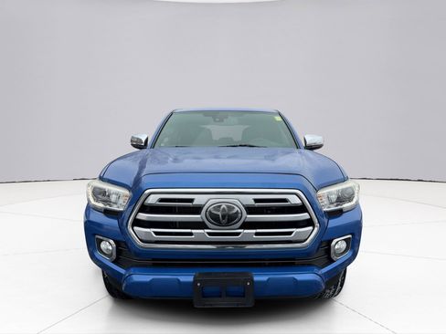 Used 2018 Toyota Tacoma Limited image 7
