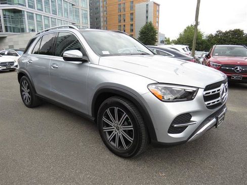 Used 2025 Mercedes-Benz GLE 350 4MATIC w/ Winter Package image 5