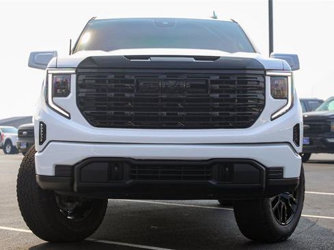 Used 2024 GMC Sierra 1500 Pro w/ Pro Value Package AWD/4WD image 2