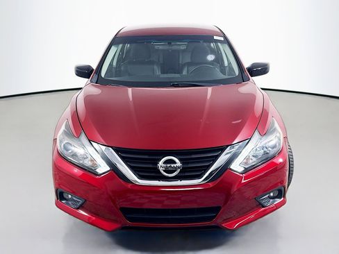 Used 2017 Nissan Altima 2.5 SR w/ Midnight Edition Package image 2