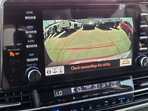 Certified 2023 Toyota Sienna Platinum FWD image 12