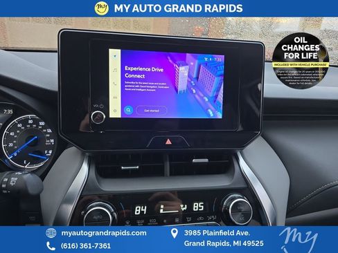 Used 2024 Toyota Venza LE image 20