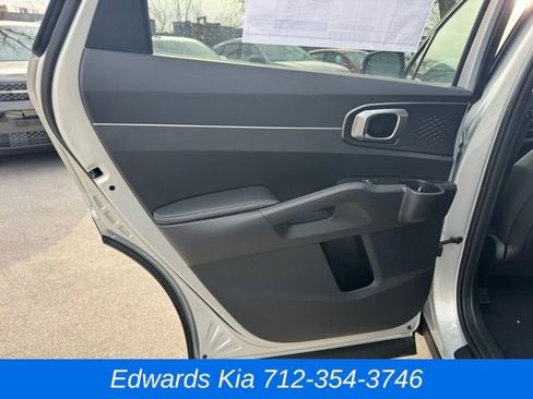 New 2026 Kia Sorento LX image 16