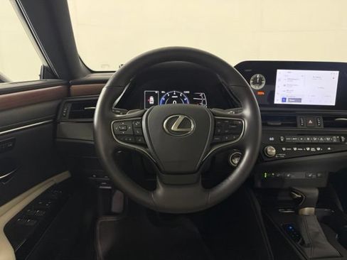 Used 2025 Lexus ES 350 w/ Premium Package FWD image 34
