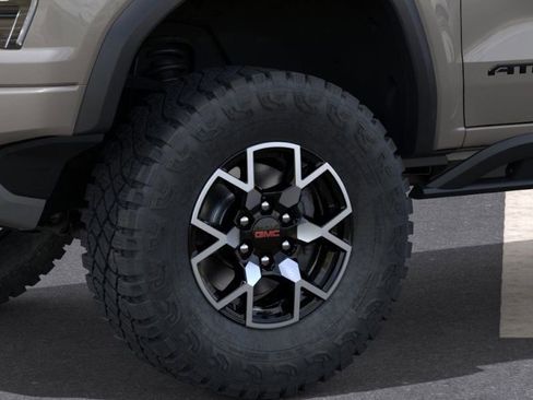 New 2026 GMC Canyon AT4X w/ LPO, Black Badging Package AWD/4WD image 9