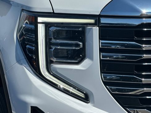 Used 2022 GMC Sierra 1500 SLT w/ X31 Off-Road Package image 45