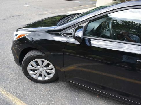 Used 2020 Hyundai Accent SE FWD image 61