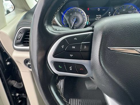 Used 2022 Chrysler Pacifica Limited image 21