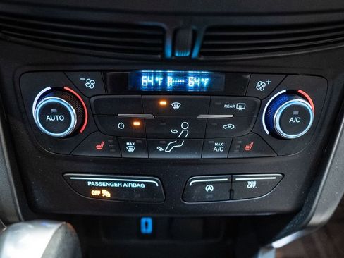 Used 2017 Ford Escape SE w/ Equipment Group 201A image 25