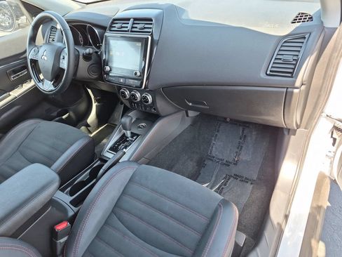 Used 2025 Mitsubishi Outlander Sport SE AWD/4WD image 31