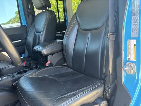 Used 2017 Jeep Wrangler Unlimited Sahara w/ Quick Order Package 24E Chief AWD/4WD image 14