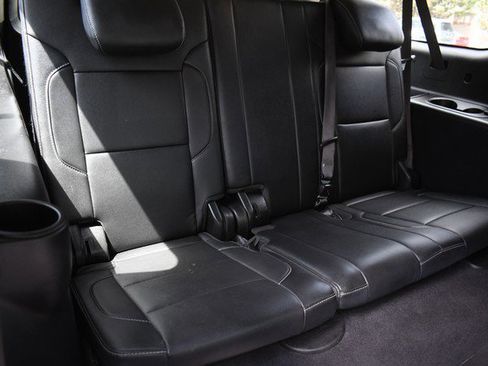 Used 2020 GMC Yukon XL SLT AWD/4WD image 30