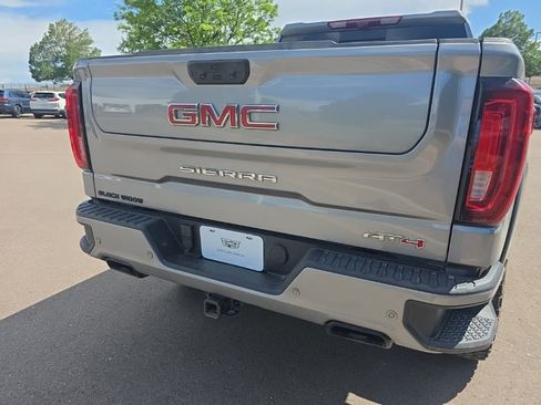 Used 2024 GMC Sierra 1500 AT4 w/ Technology Package AWD/4WD image 9