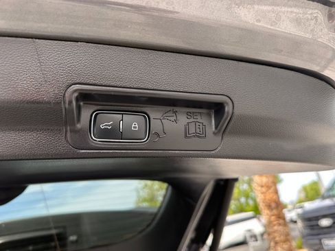 Used 2025 Ford Explorer Platinum w/ LUX Leather Package AWD/4WD image 25