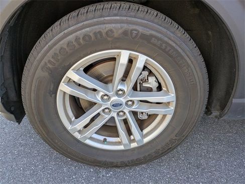 Used 2020 Ford Explorer XLT image 9