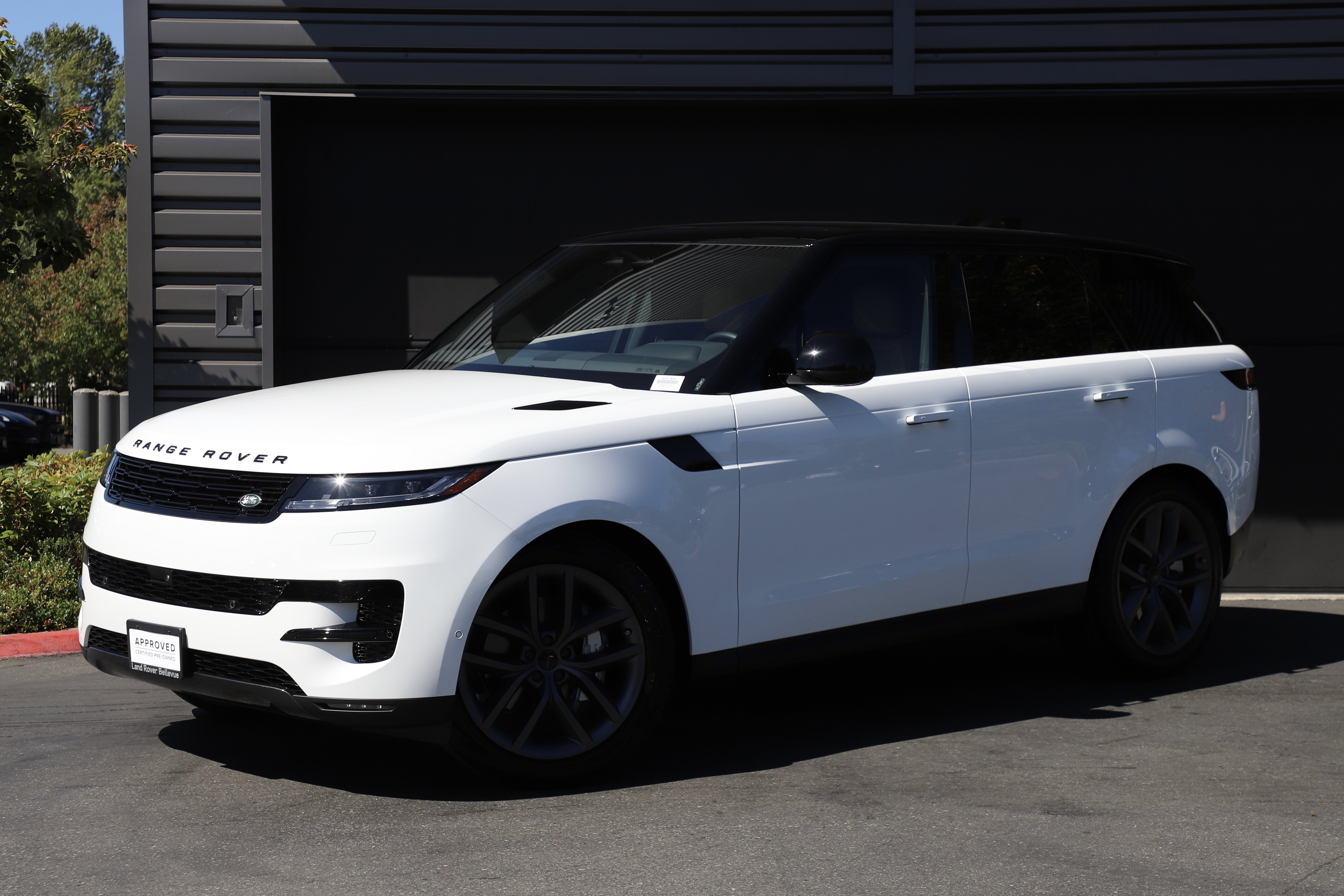 Certified 2026 Land Rover Range Rover Sport SE AWD/4WD image 1