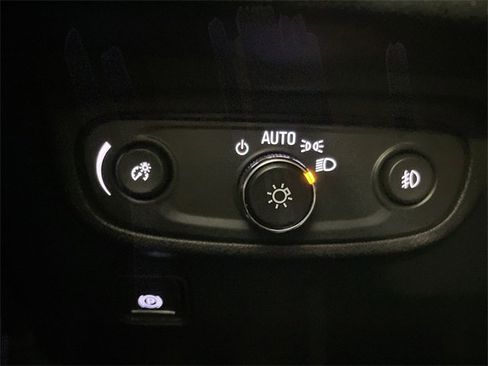 Used 2022 GMC Terrain SLT image 27