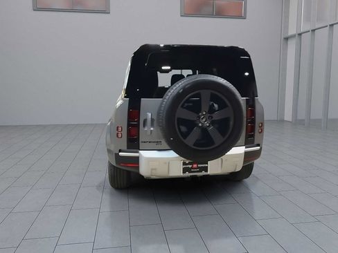 Used 2023 Land Rover Defender 110 SE AWD/4WD image 7