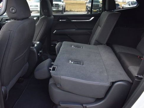 Used 2025 GMC Acadia Elevation image 21