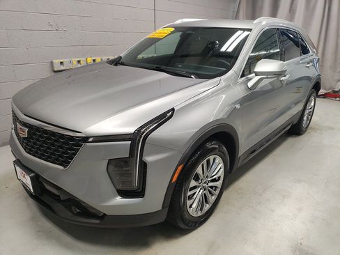 Used 2024 Cadillac XT4 Premium Luxury image 18