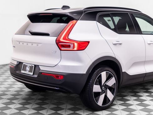 Used 2023 Volvo XC40 Recharge Ultimate AWD/4WD image 35