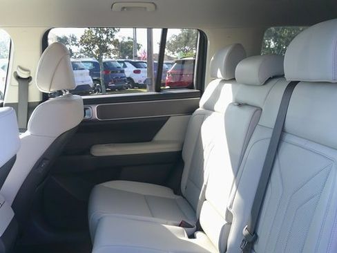 Used 2025 Hyundai Santa Fe SEL image 6