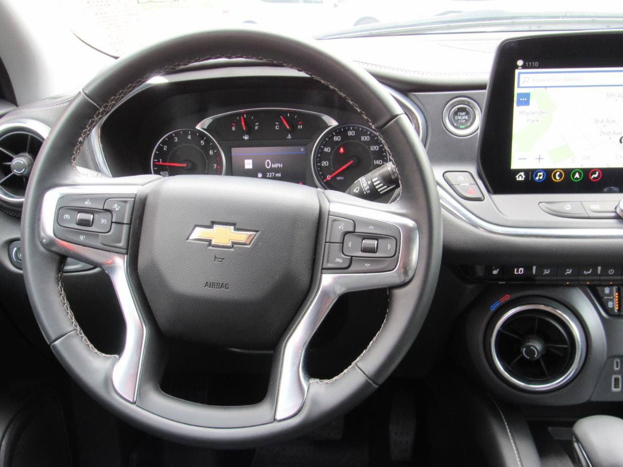 Used 2025 Chevrolet Blazer LT w/ Sound & Technology Package AWD/4WD image 20