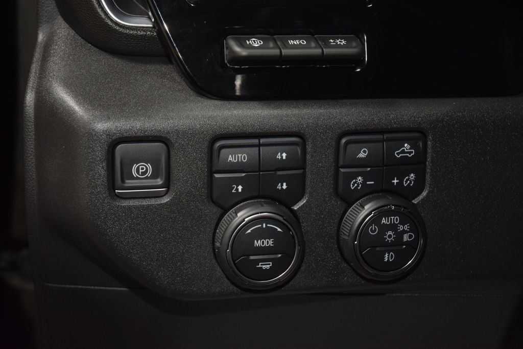 Used 2023 Chevrolet Silverado 1500 High Country w/ High Country Premium Package AWD/4WD image 37