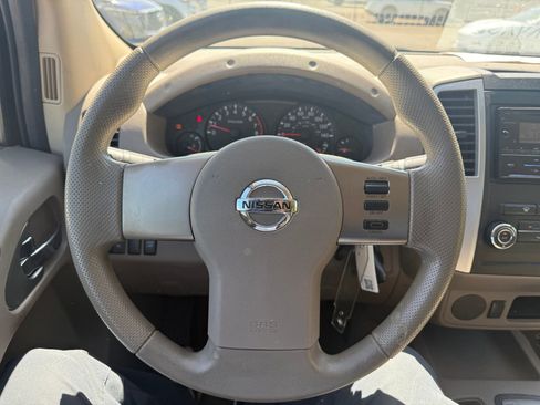 Used 2009 Nissan Frontier SE w/ SE Value Truck Pkg RWD image 18