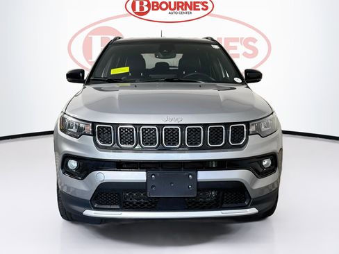 Used 2023 Jeep Compass Limited AWD/4WD image 4