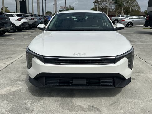 New 2026 Kia K4 LXS FWD image 3