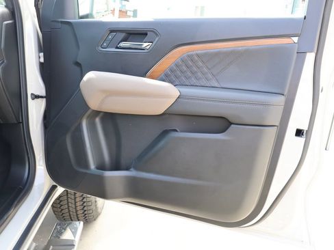 New 2026 GMC Canyon Denali AWD/4WD image 39