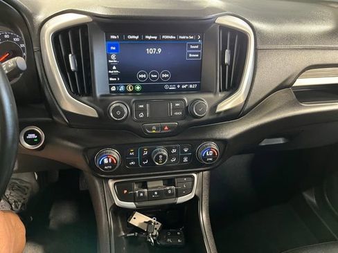 Used 2024 GMC Terrain SLT FWD image 29