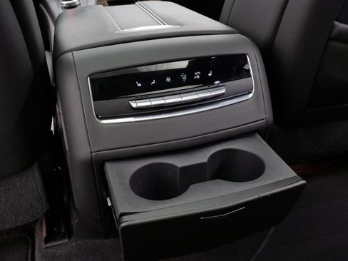 Used 2024 Cadillac Escalade Premium Luxury Platinum AWD/4WD image 20