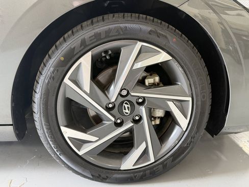 Certified 2024 Hyundai Elantra Limited FWD image 24