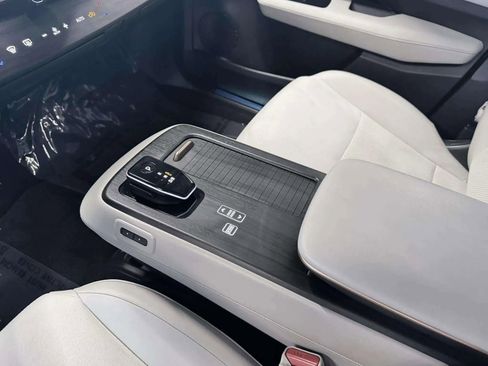 Used 2024 Nissan Ariya AWD image 14