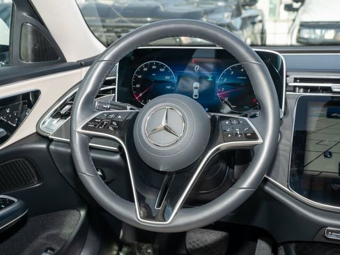 Used 2024 Mercedes-Benz E 350 4MATIC Sedan image 24