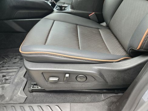 Used 2024 GMC Canyon AT4 w/ AT4 Premium Package image 18