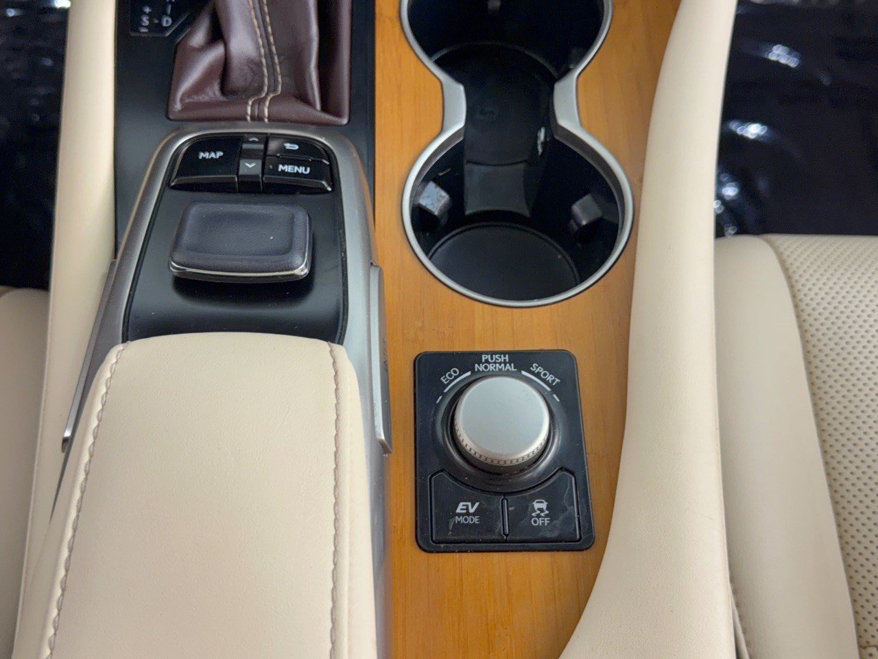 Used 2019 Lexus RX 450h AWD w/ Navigation Package image 22